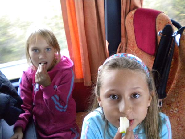 Deti za kravou 125 Aj my sme vyhladli